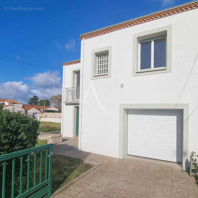 Maison à SAINT-SEBASTIEN-SUR-LOIRE