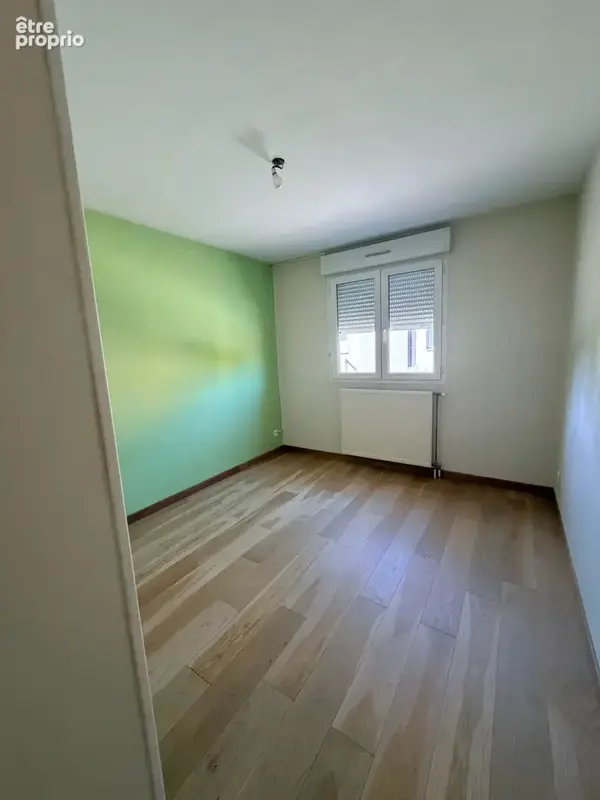 Poisat   T3 lumineux de 70 m2 avec terrasse couverte de 16 m2 sur la verdure - photo 5
