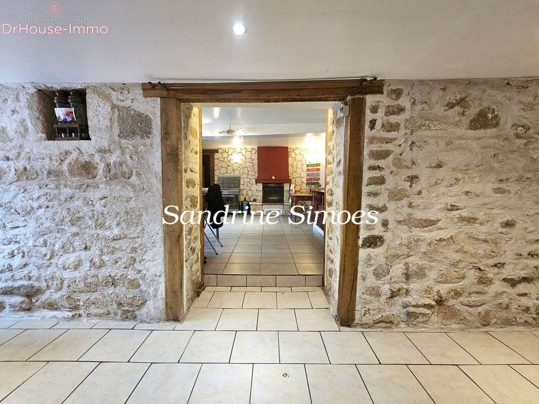 Maison à LA TRIMOUILLE