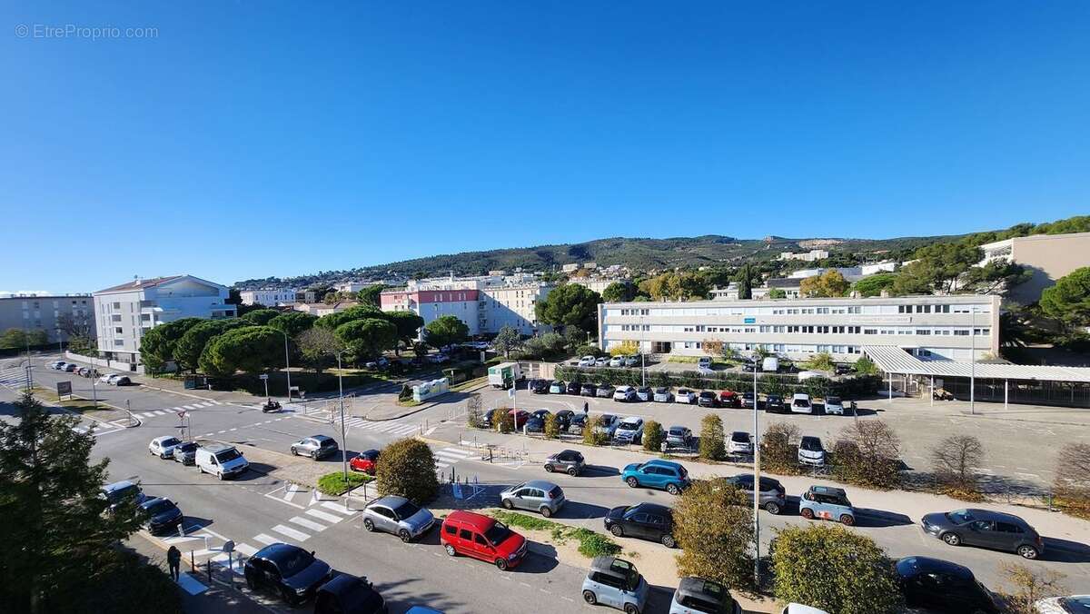 LA CIOTAT Appartement t3 - vue dégagée - calme - proche - Appartement à LA CIOTAT