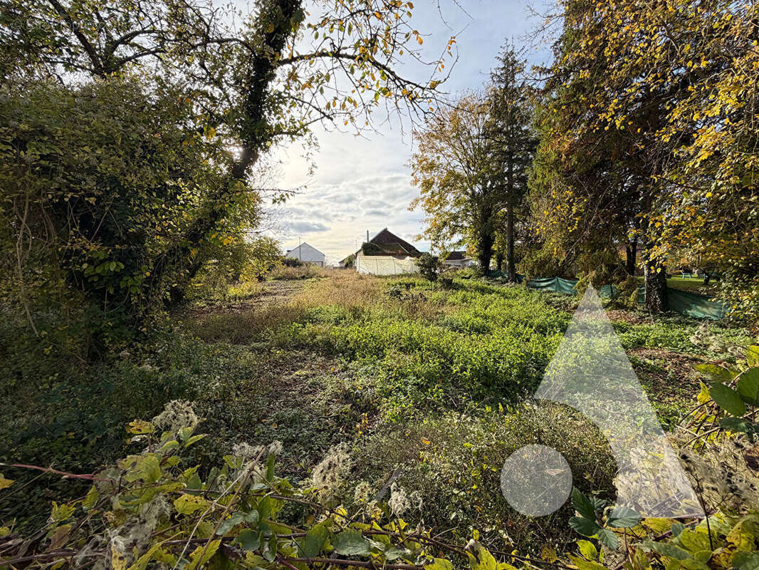 Terrain à CHARMONT-SOUS-BARBUISE