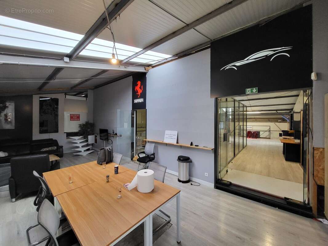 Commerce à ANGERVILLE-L&#039;ORCHER