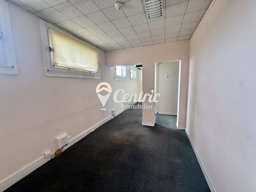 Commerce 3422 m² à Chiche  - photo 3