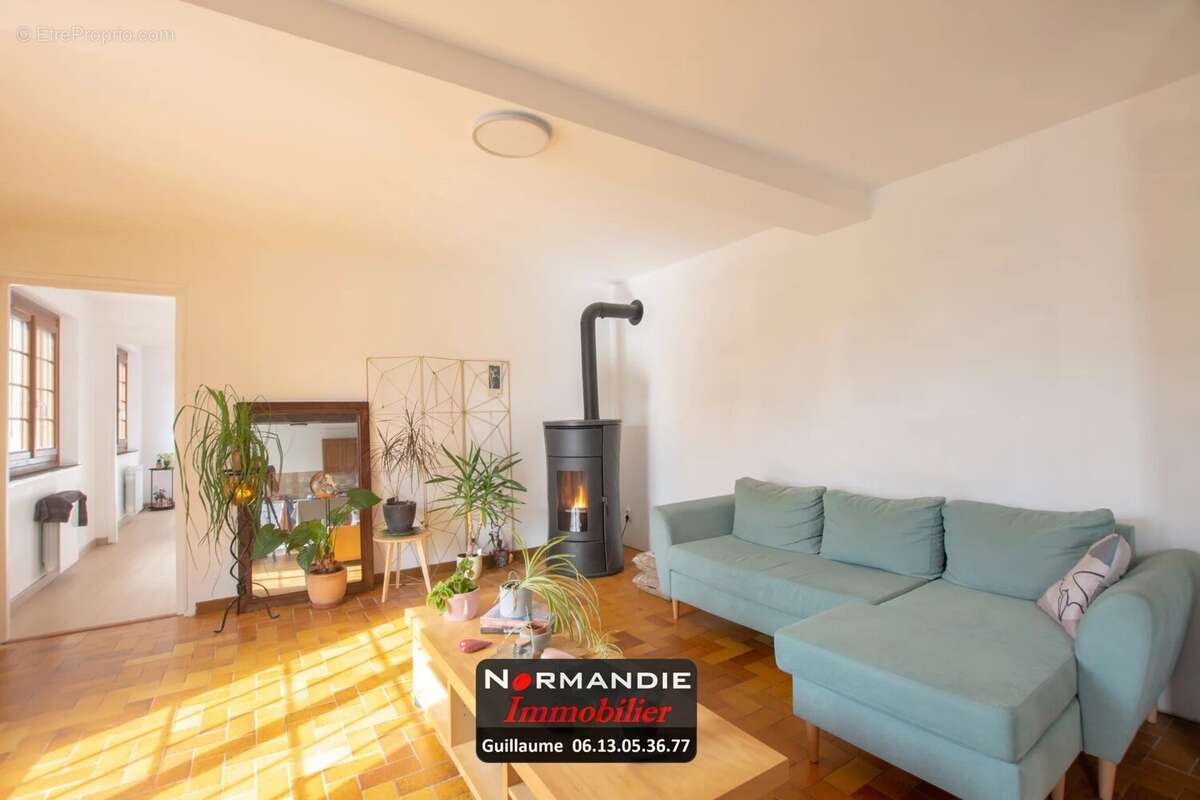 Maison à LA TRINITE-DU-MONT