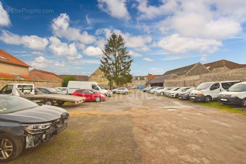 Commerce à ANGERVILLE