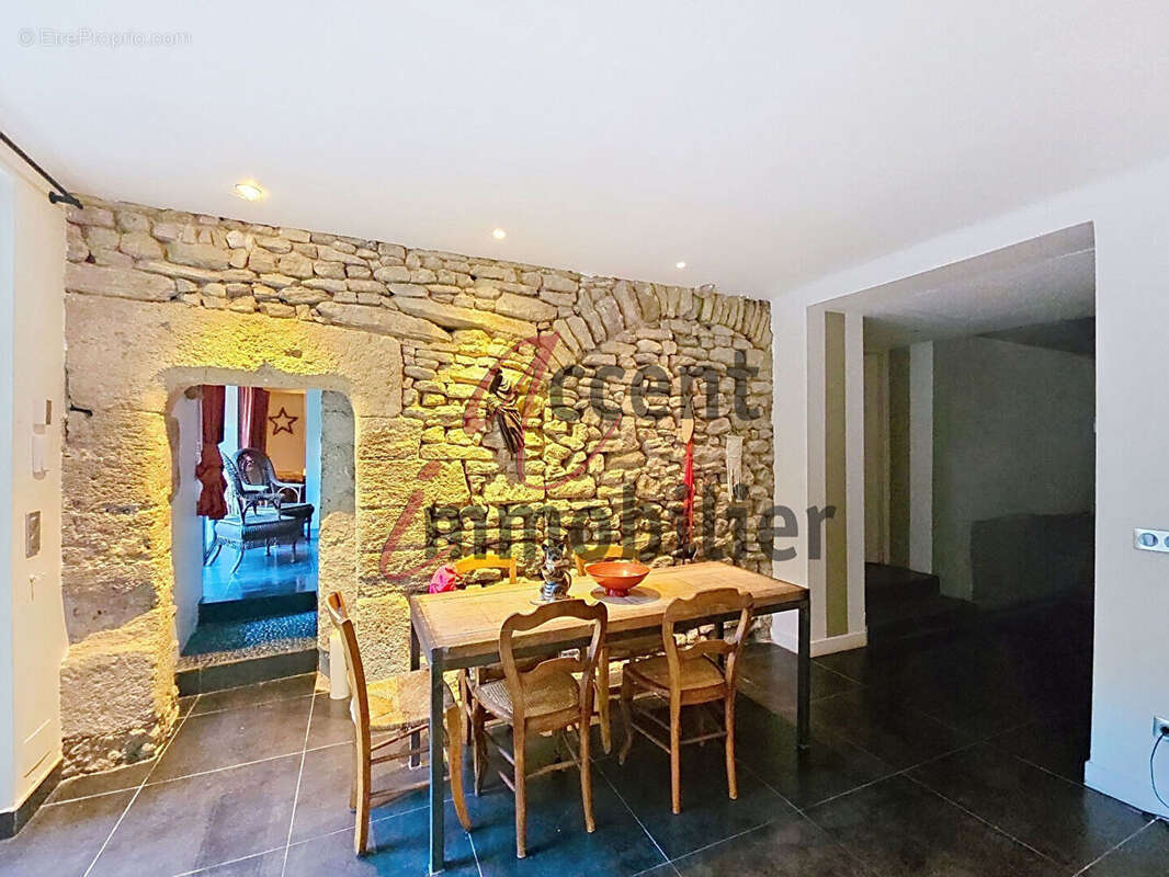 Maison à L&#039;ISLE-SUR-LA-SORGUE