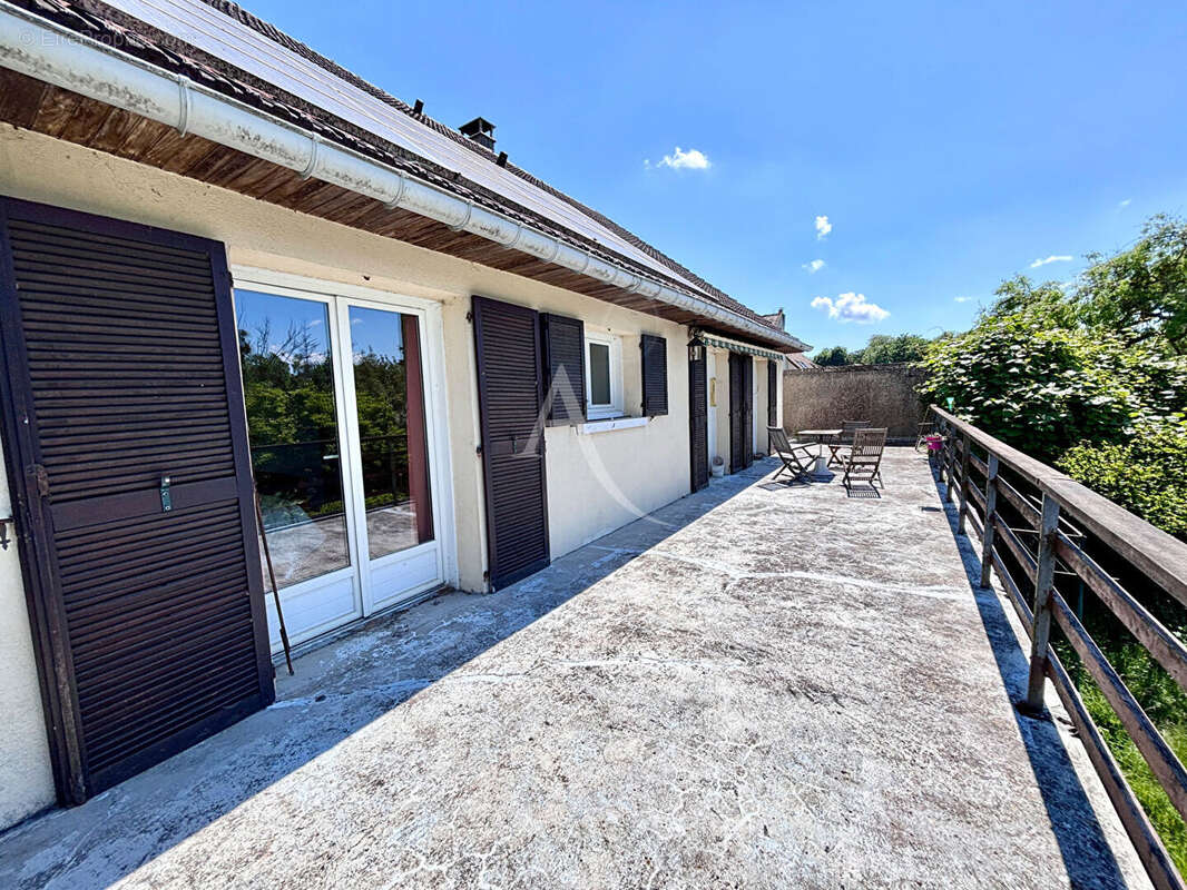 Maison Monthyon 8 pièces - 6 chambres - terrasse - sous sol - photo 2