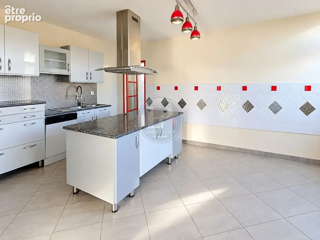 Maison 158 m² - Terrain 934 m² - Vue dégagée - Genilac - photo 5