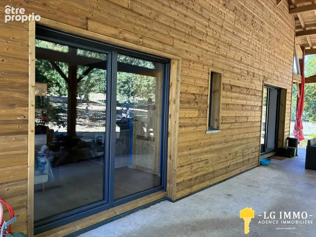 Maison contemporaine en bois, 3 chambres avec leur salle d'eau, jardin 3800 m2 - photo 3