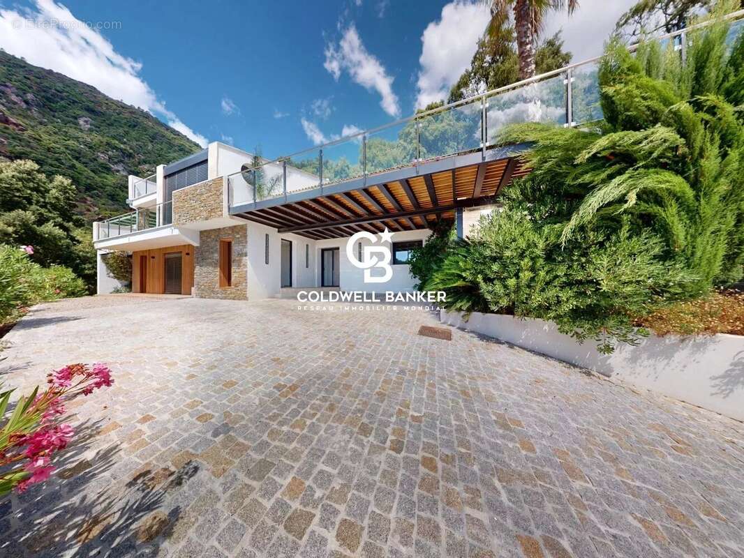 Maison à CAVALAIRE-SUR-MER