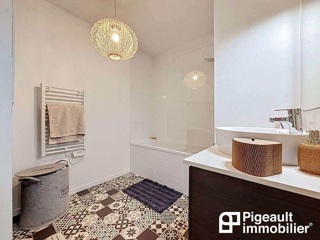 Appartement T3 à vendre - Rennes - La Courrouze - Balcon - Parking et Cave - photo 2