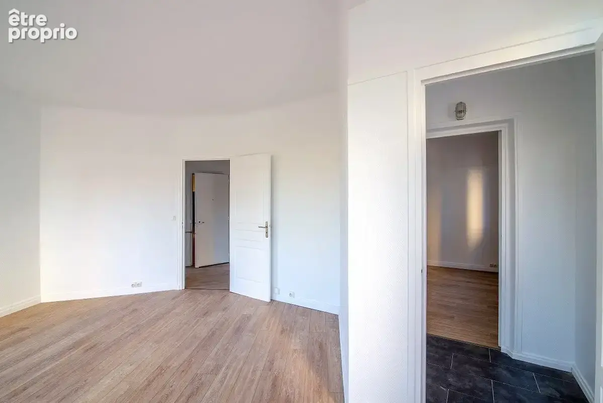 Appartement 73 m² à Colombes  - photo 4
