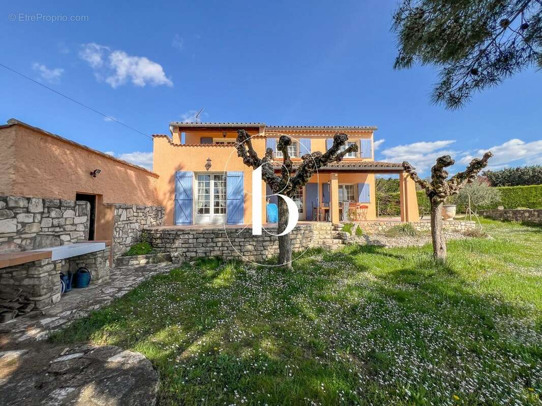 Maison à BARJAC