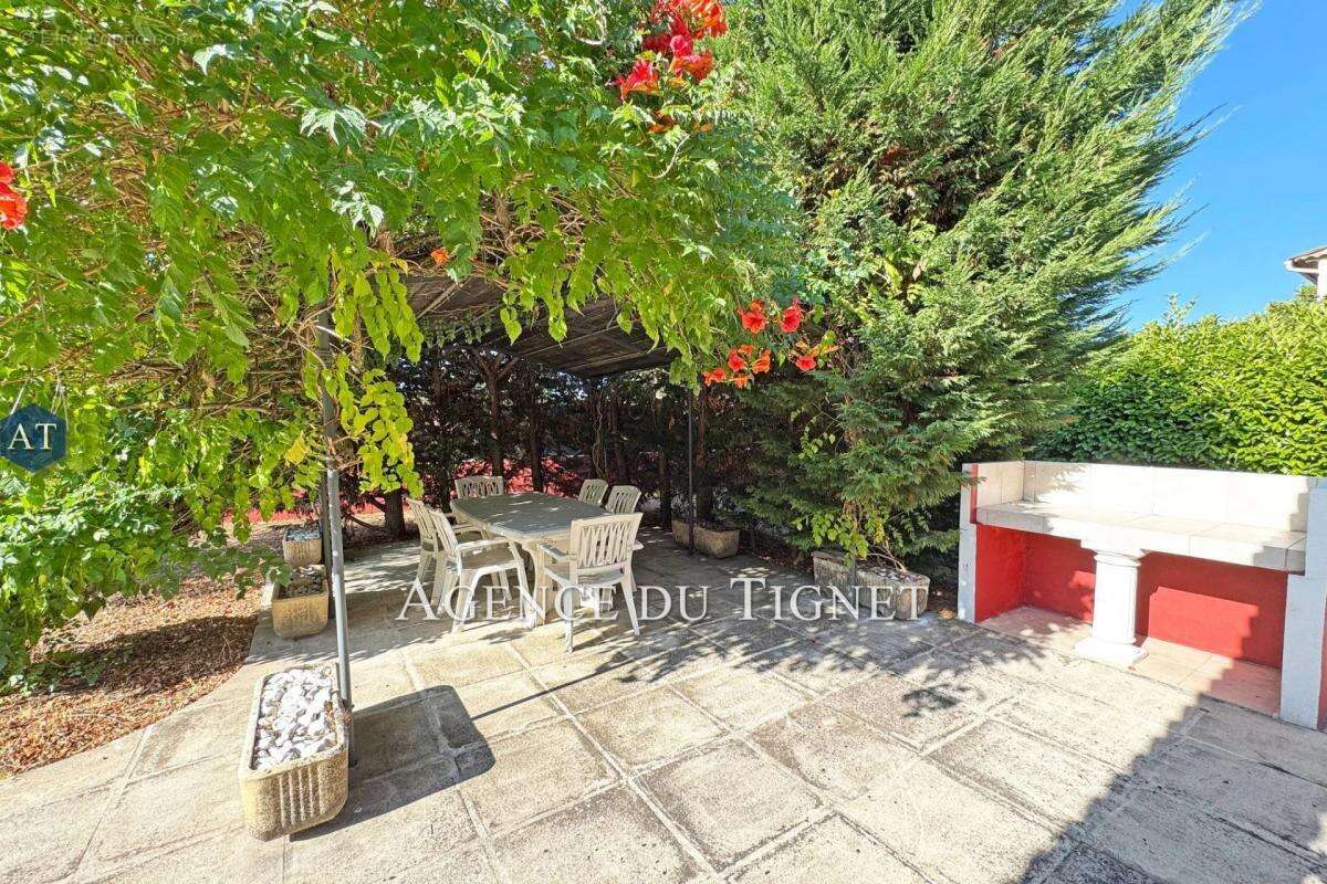 Maison à SAINT-CEZAIRE-SUR-SIAGNE