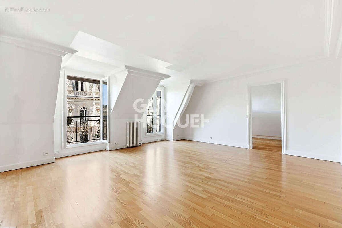 Appartement à PARIS-9E