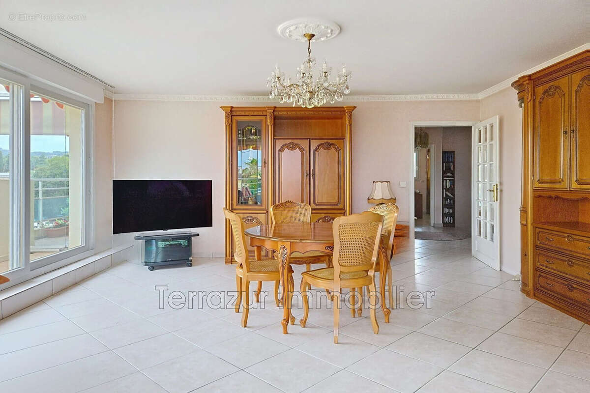 Appartement 87 m² à Antibes  - photo 3