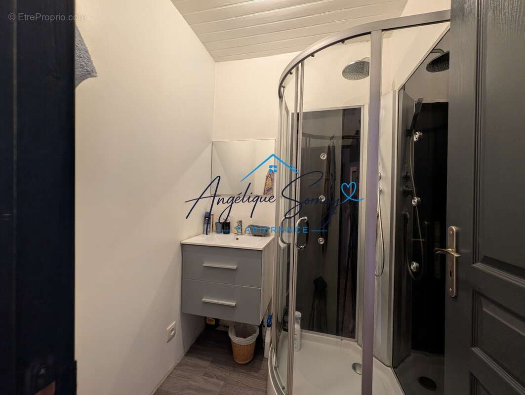 Chille – maison de village mitoyenne de 160 m² avec garage, stationnement - photo 13