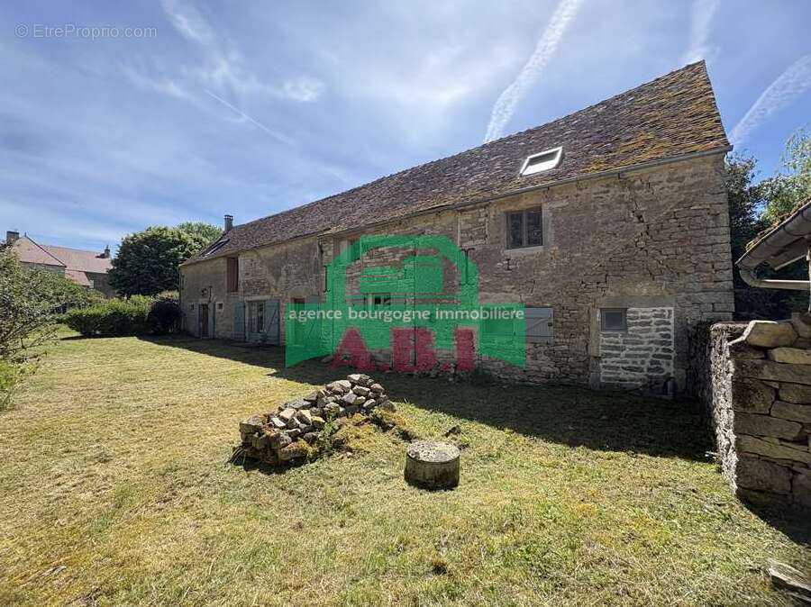 Maison à BRINON-SUR-BEUVRON