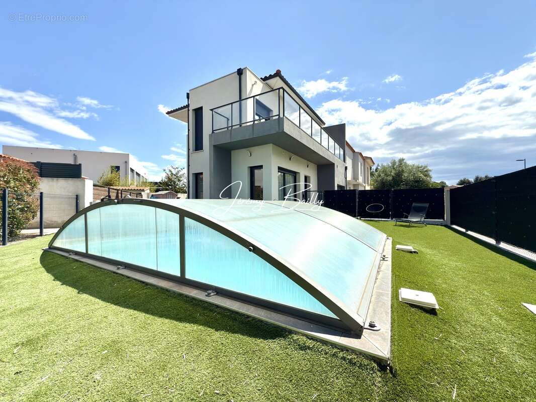 Maison à SAINT-ESTEVE