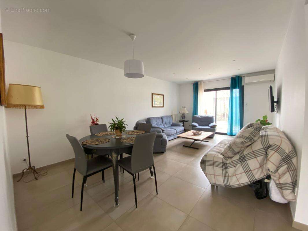 Maison à MAUGUIO