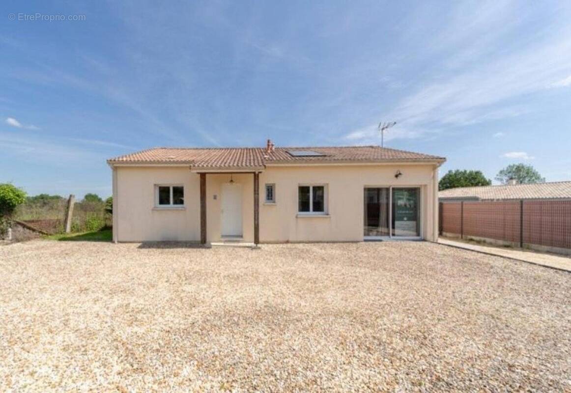 Photo 1 - Maison à SAINT-SAVIN