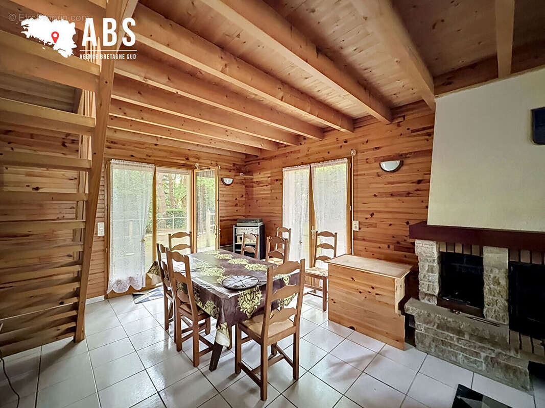 Maison à LA CHAPELLE-DES-MARAIS