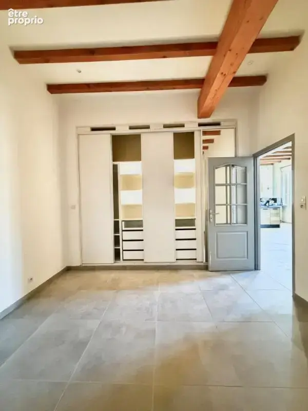 T2 de 75 m² avec 2 places de parking et combles aménageables - photo 5