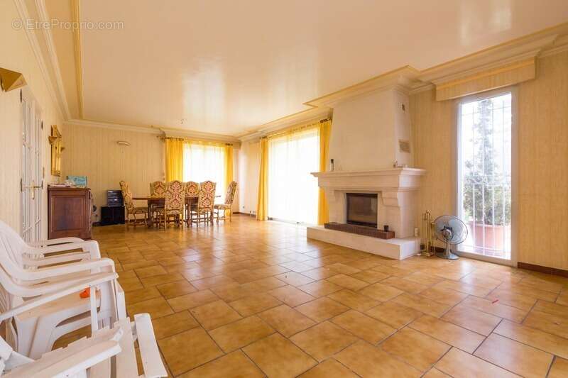Demeure familiale au Cœur des Grands Crus : Propriété avec Potentiel de Gîte à Vougeot - photo 6