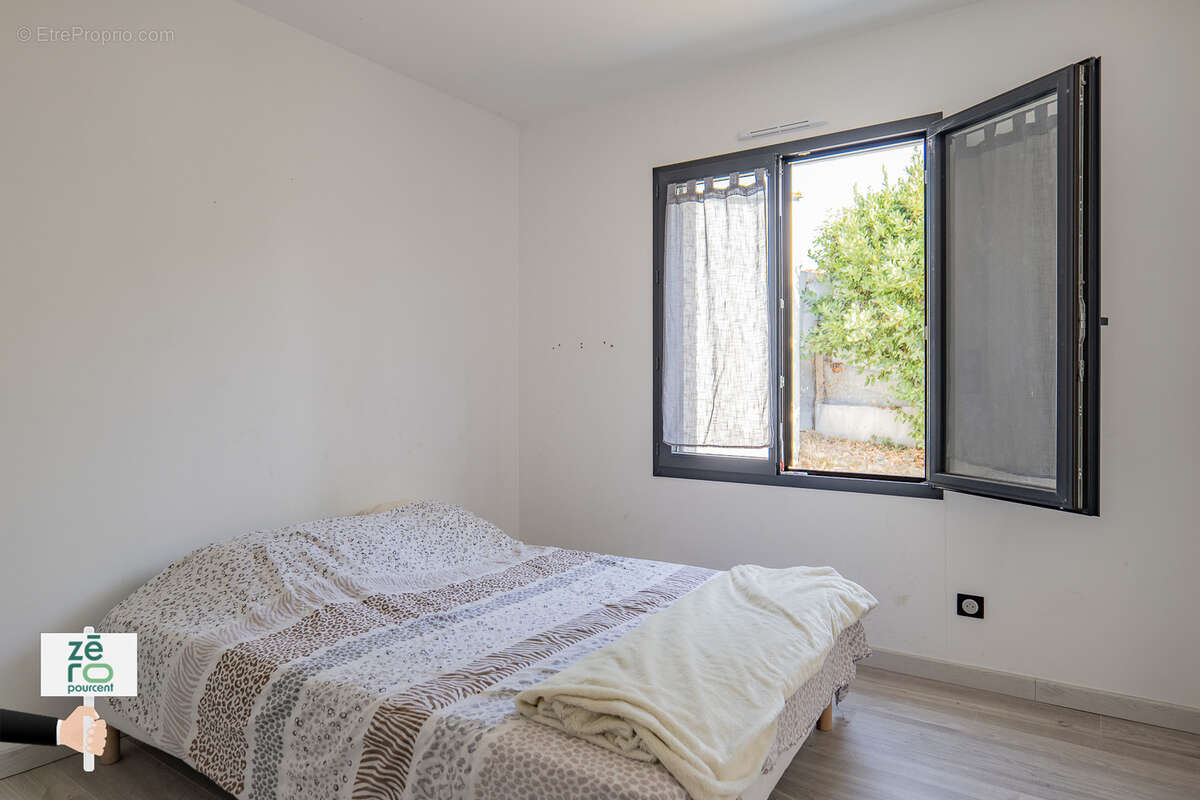 Maison à CHAMPAGNE-LES-MARAIS