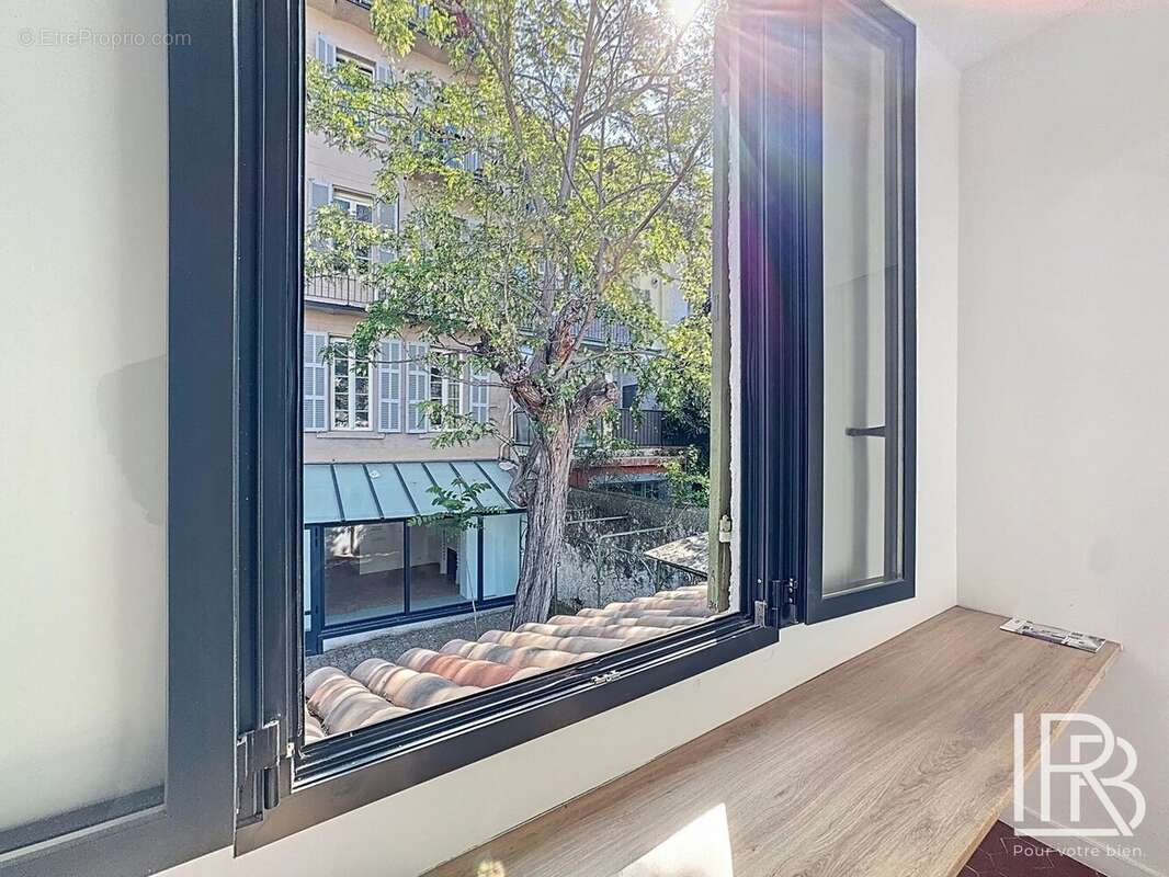 Appartement à MARSEILLE-1E