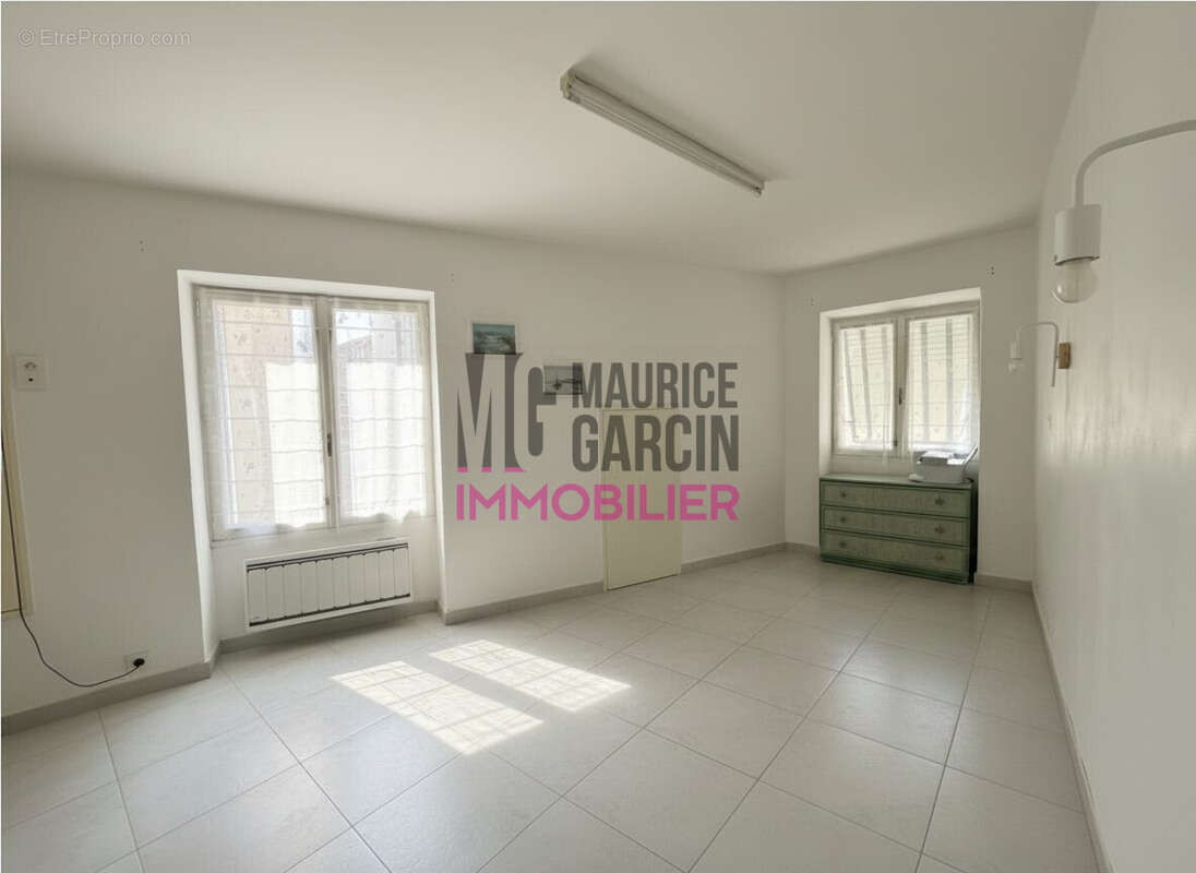 Appartement à PERNES-LES-FONTAINES