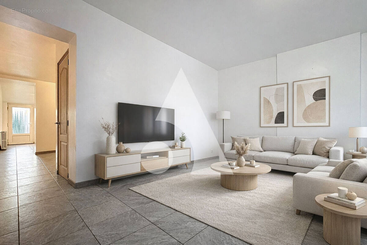 Maison à QUIEVRECHAIN