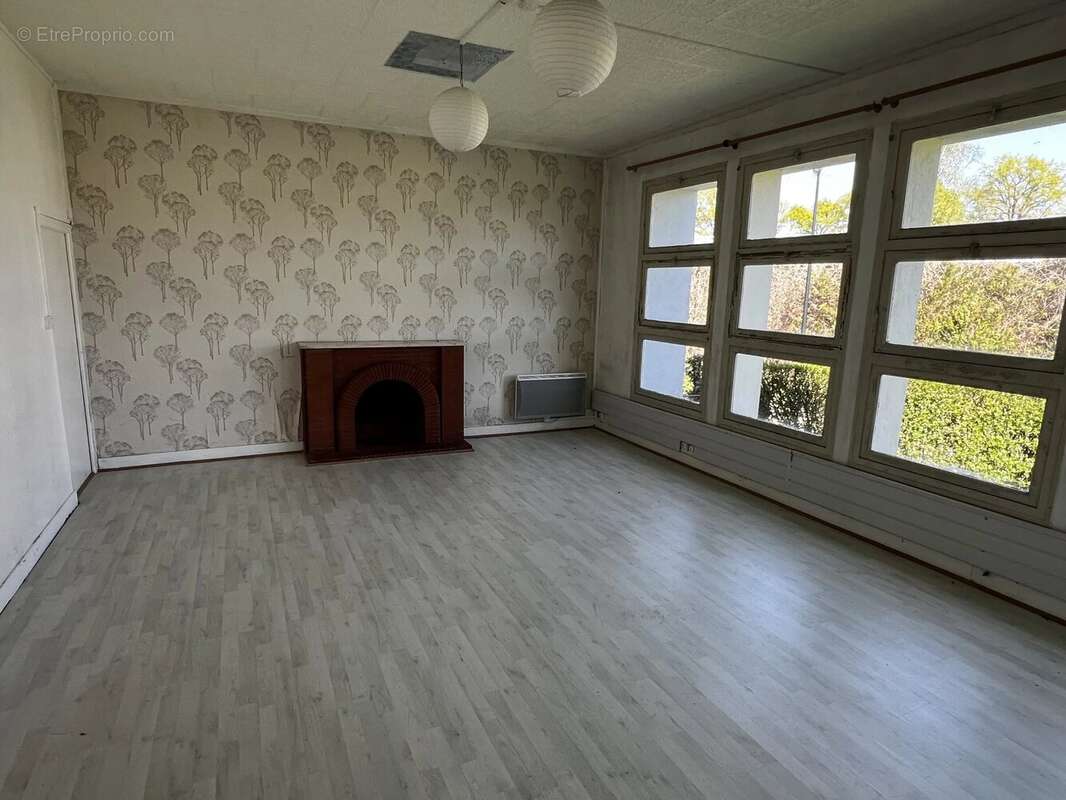 Commerce à MORTEMART