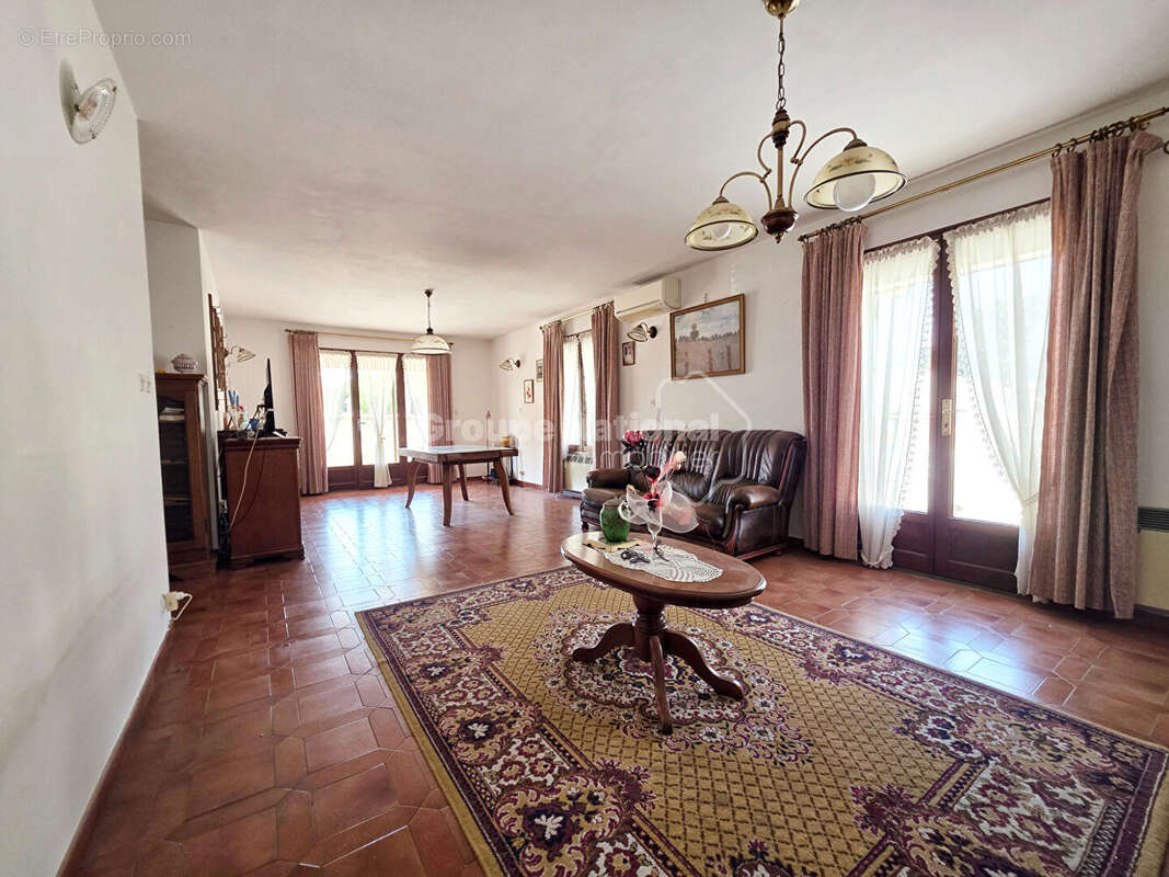 Maison 4 pièces 100 m² - MIRAMAS - photo 13