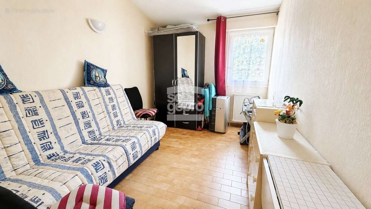 Réf : 2313 - Vente 4 Pièces Mezzanine, avec Parking secteur Les Falaises ! - photo 9