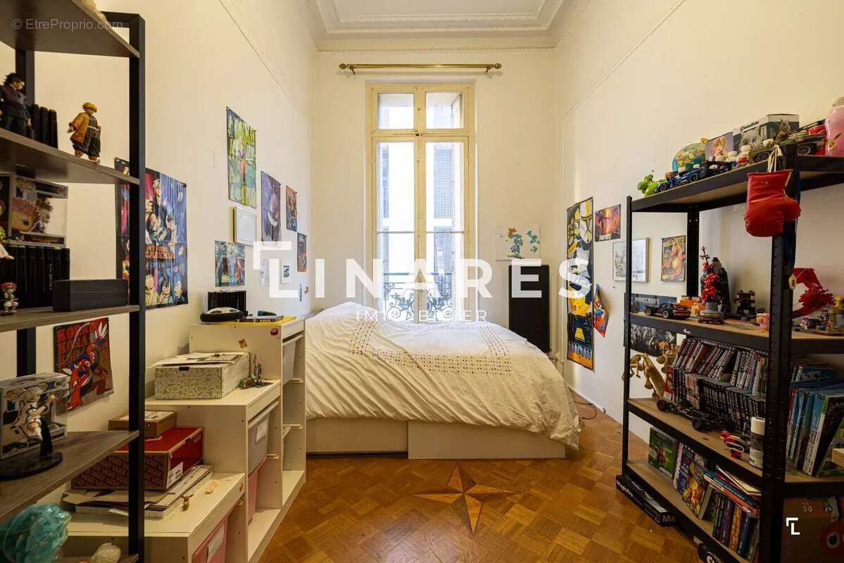 Appartement à MARSEILLE-1E