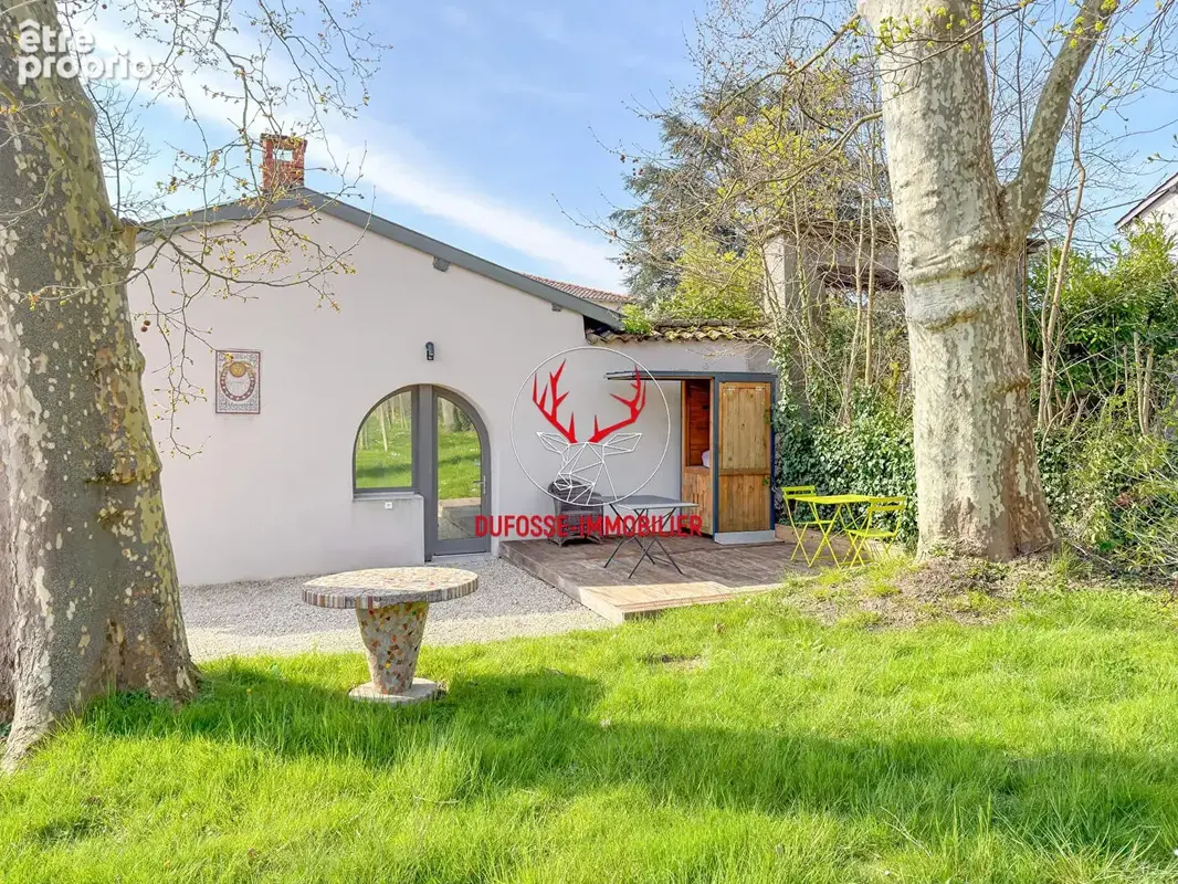 Appartement à LA TOUR-DE-SALVAGNY