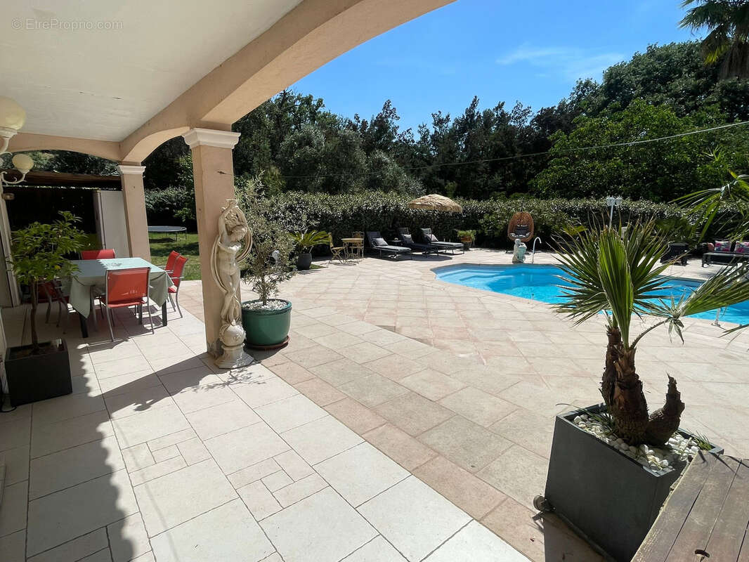 Maison à ROQUEBRUNE-SUR-ARGENS