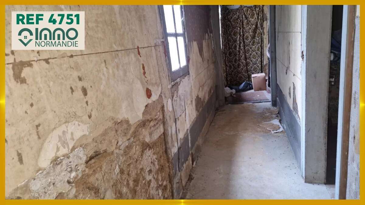 Maison à FOLLEVILLE