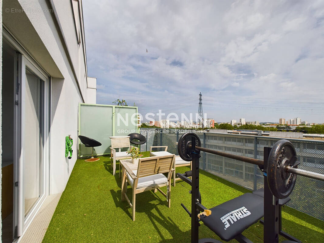 Appartement à VILLENEUVE-LA-GARENNE