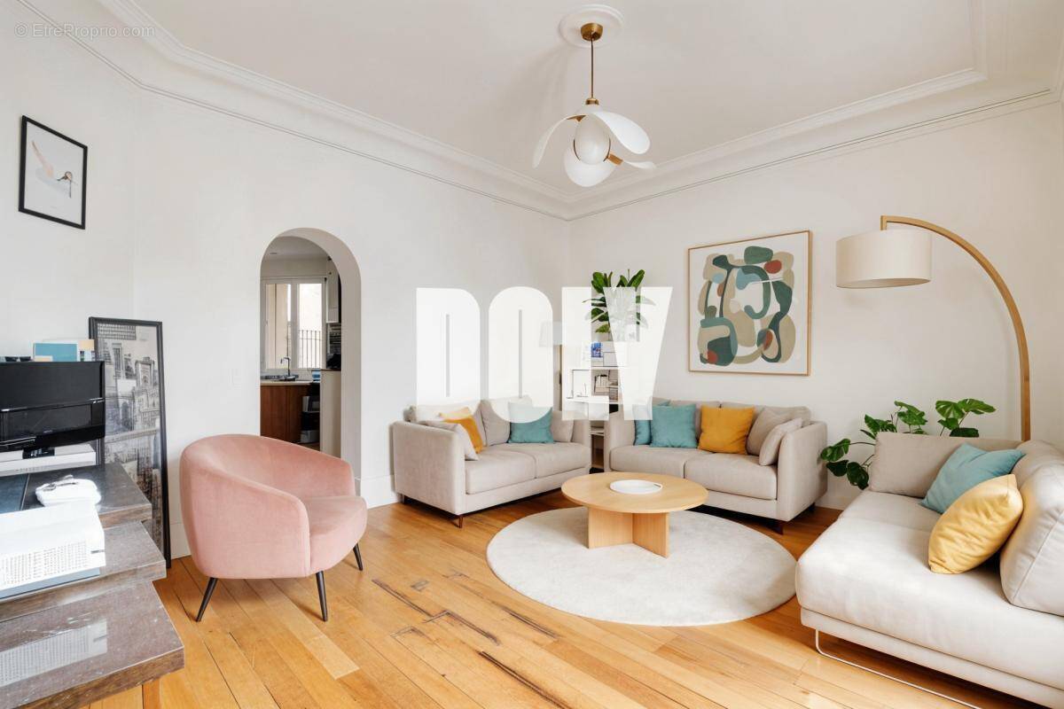 Appartement à PARIS-18E