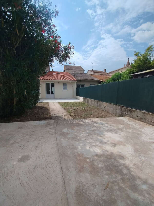 Maison à SAINTE-LIVRADE-SUR-LOT