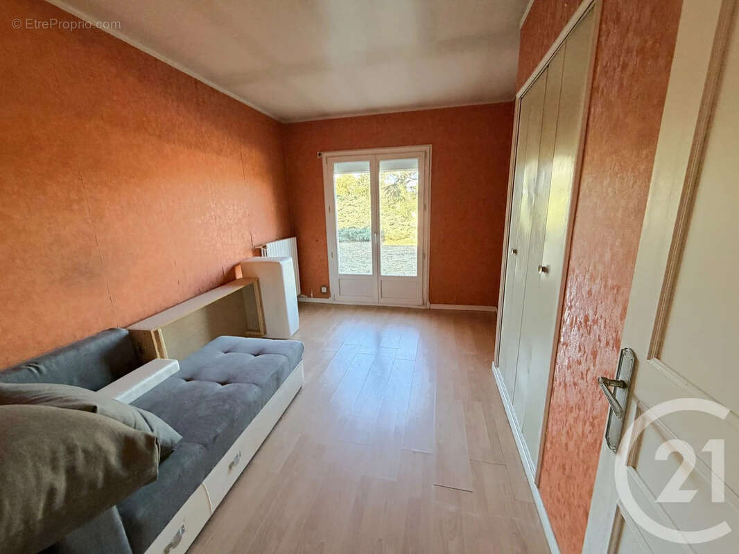 Maison à PINS-JUSTARET