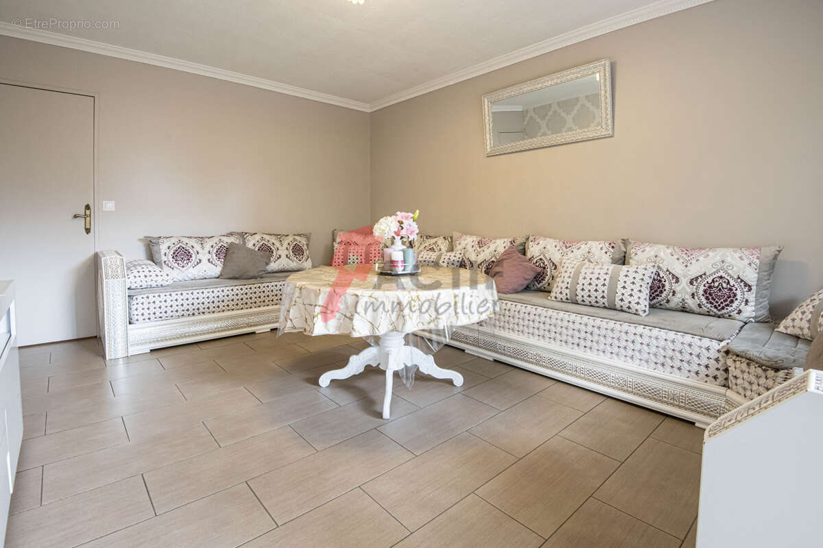 Appartement à COURCOURONNES