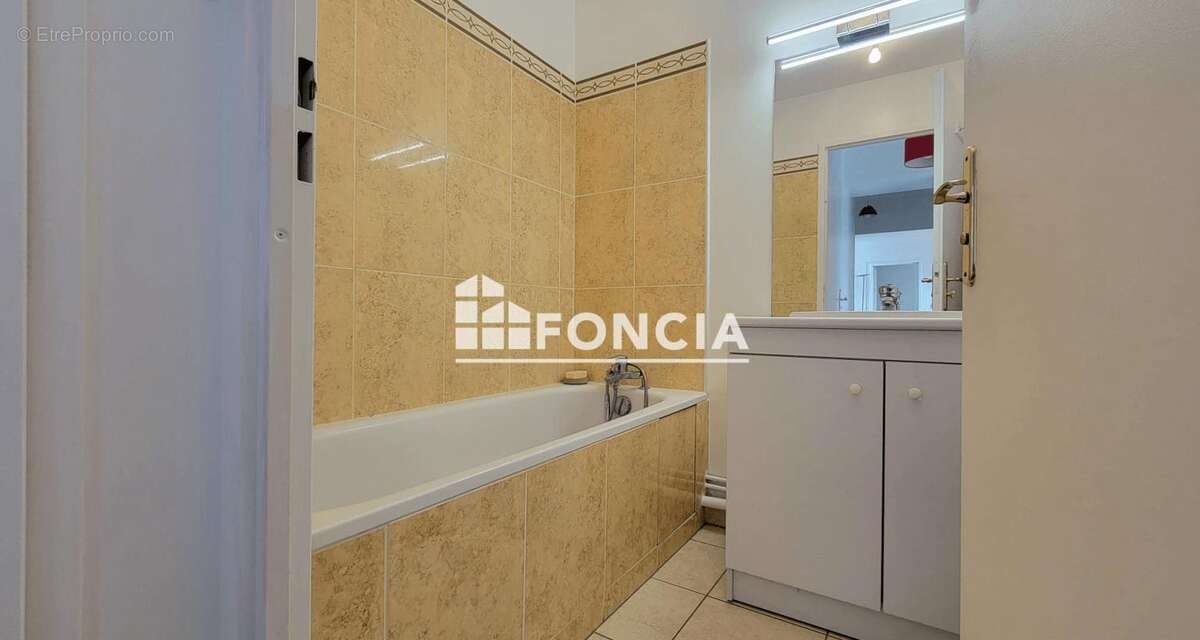 Appartement à SARTROUVILLE