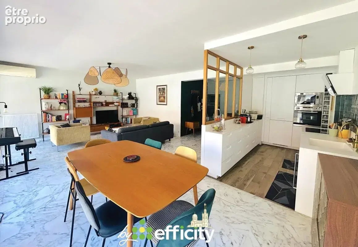 Appartement à MARSEILLE-8E