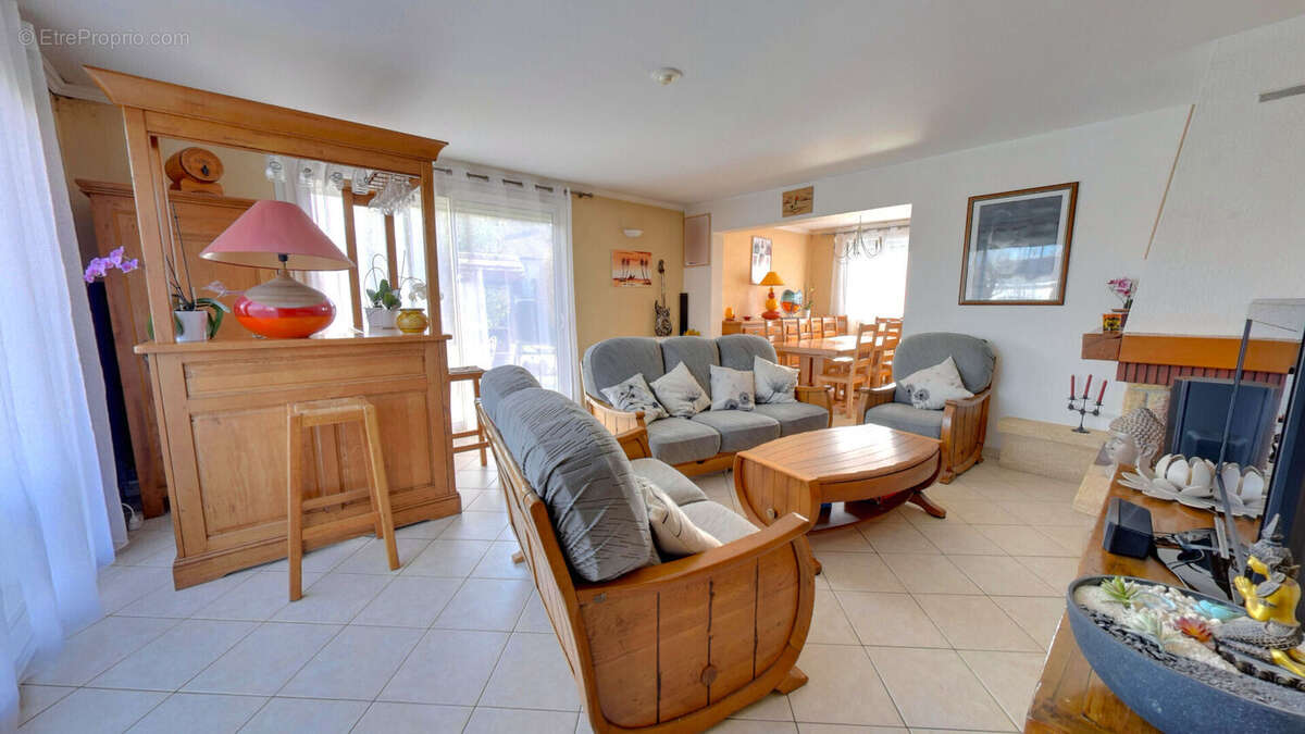 Maison à ROISSY-EN-BRIE