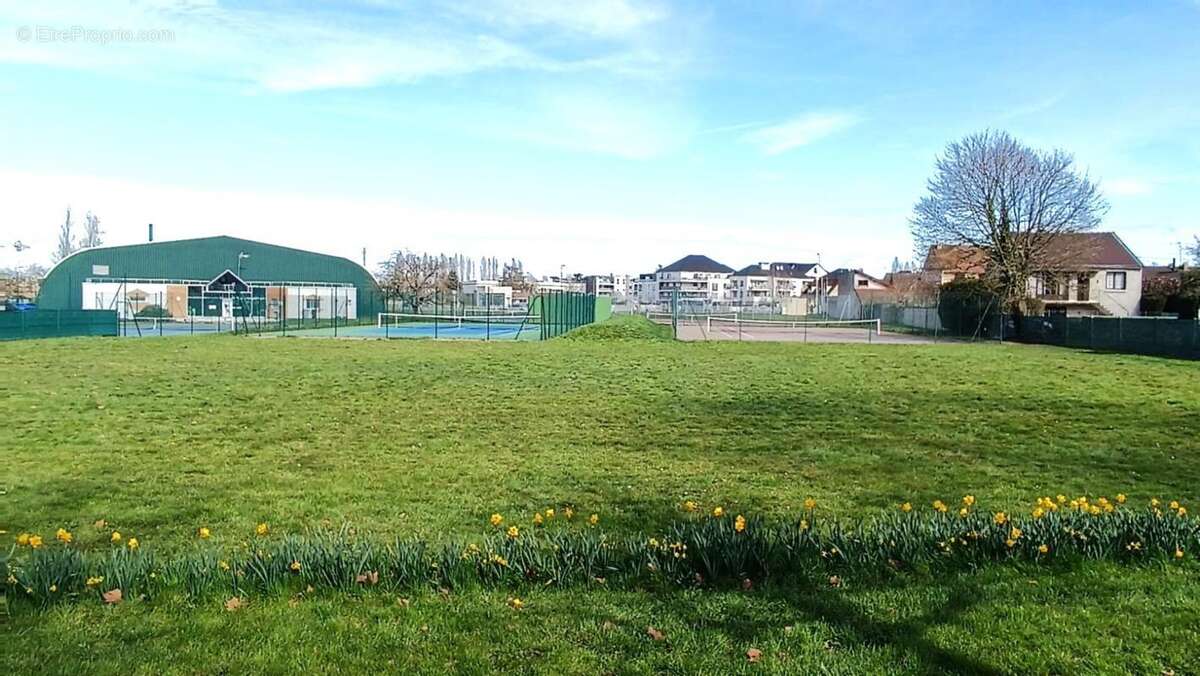 Maison à VAUX-LE-PENIL