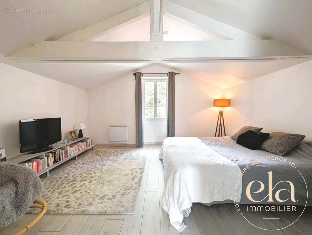 Maison 182 m² à Pouzauges  - photo 8