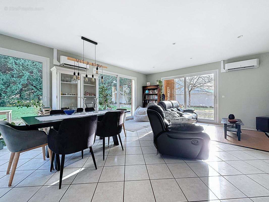 Maison à SAINT-QUENTIN-SUR-ISERE